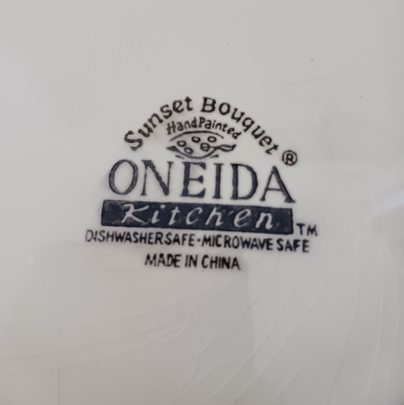 🌇Sunset Bouquet 3 HandPainted Floral Design Oneida Vintage Dinner Plate.💐🌹 - Picture 5 of 16